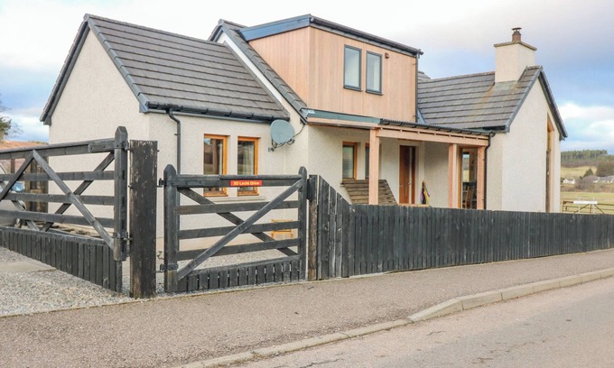 Tomintoul Cottage | OTAKARO, family friendly, character holiday cottage in Tomintoul