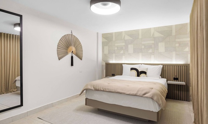 Ocean Park Apartment | Otium | Steps From The Beach | With Saltwater Pool and Cocktail Bar