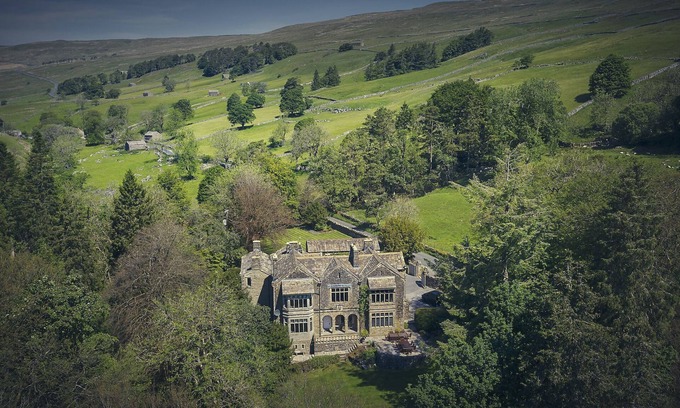 Yockenthwaite House | Oughtershaw Hall - a large propertie that sleeps 16 guests in 8 bedrooms