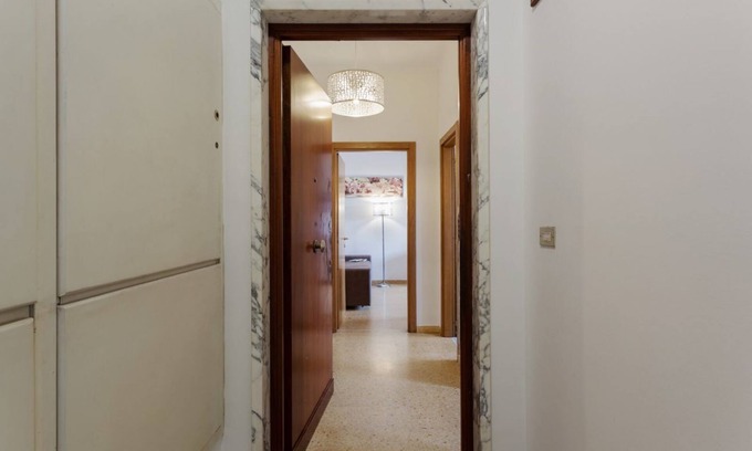 Santa Maria Novella Apartment | Our apartment is located in a great position to move comfortably in the main points of Florence!On foot, in a few minutes, you can reach the Arno, the Santa Maria Novella train station and the Piazza del Duomo.In addition, the apartment is close to via B