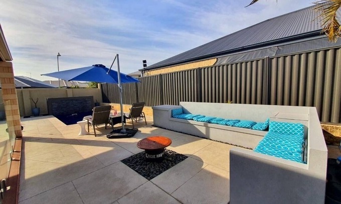 Upper Swan House | Our little haven in The Vines by Swan BnB Management