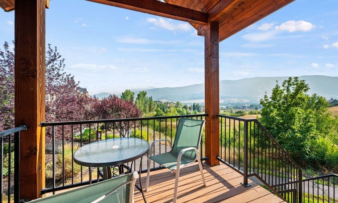 Wolf Creek House | Our Mountain Chalet C702 |Near Powder Mtn| Hot Tub