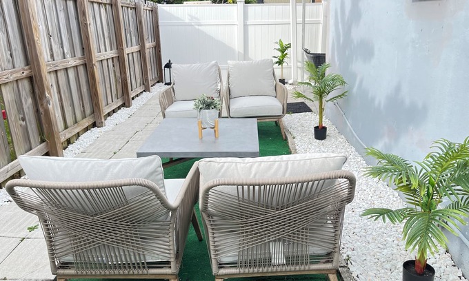 North Miami Beach Apartment | Our studio is a fantastic place to stay! It features a modern and cozy design.