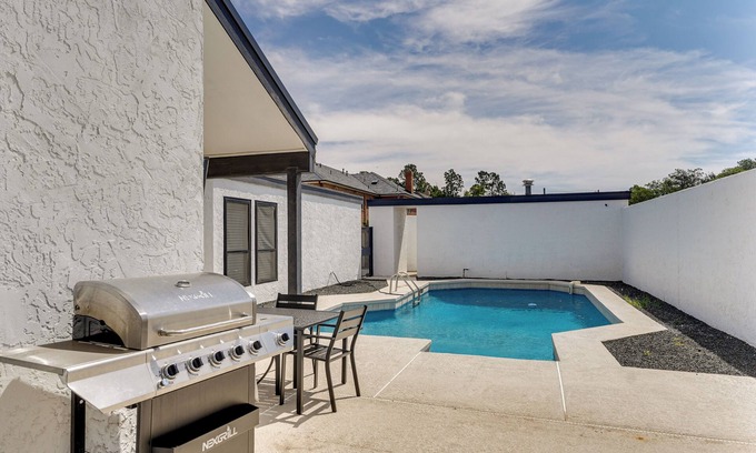 Midland House | Outdoor Entertainment Area: Spacious Midland Home!