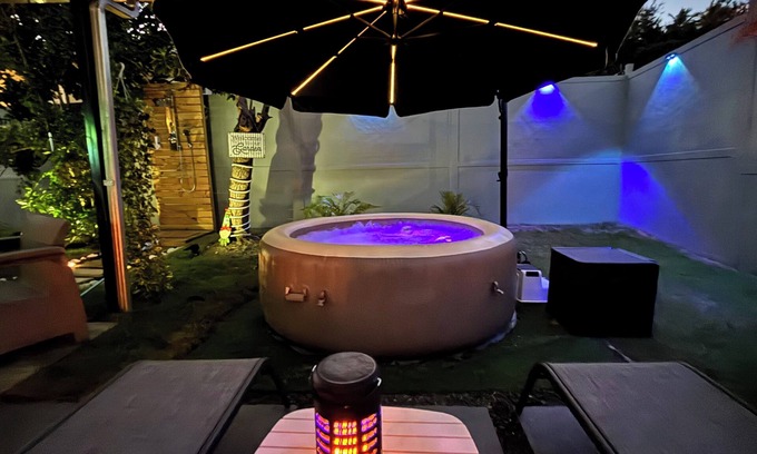 Sabana Llana Norte House | Outdoor Paradise with Jacuzzi, Fire Pit, Projector