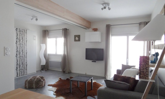 Paroisse des Monts de Bienne Apartment | OUTDOOR TERRACE APARTMENT at the foot of the ski slopes, snowshoeing, sledding