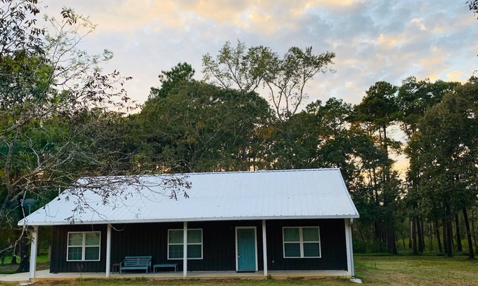 Zavalla House | Outdoormen’s Paradise on Lake Sam Rayburn adjoining Angelia National Forest