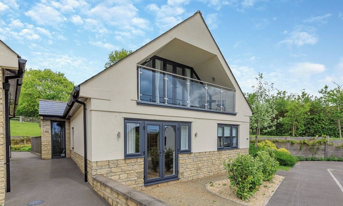 Middlezoy Apartment | Outstanding and beautifully presented first floor apartment.