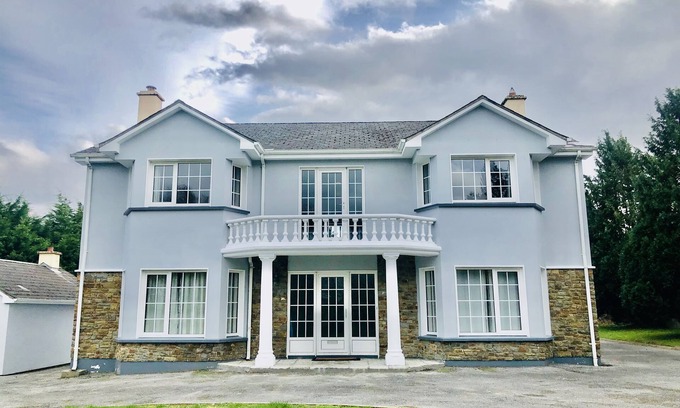 Killarney House | Outstanding Dromhale home
