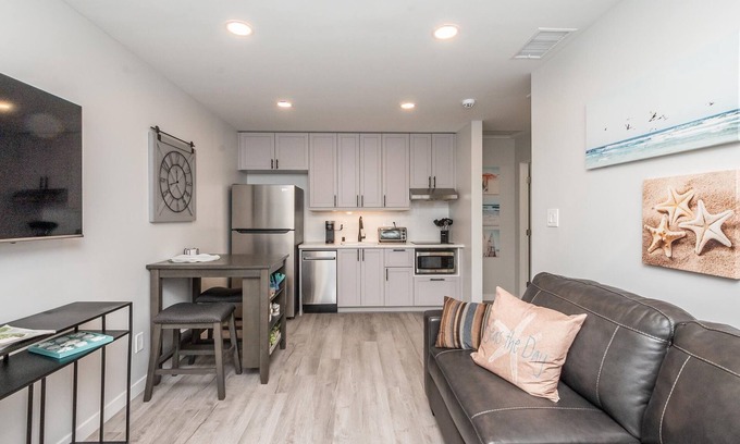 San Diego County House | Outstanding Location - Come Relax and Stay at the Beach