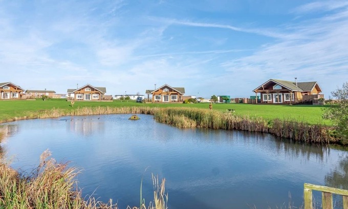 Hornsea Ski Chalet | Outstanding, spacious and contemporary two storey lodge.