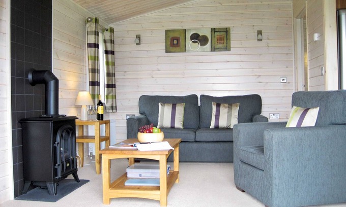 Tadcaster Cabin | Outstanding, stylish lodge perfect for couples.