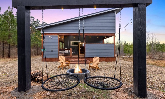 Broken Bow Cabin | Over the Moon · Sauna & Hot Tub at Modern Intimate Escape