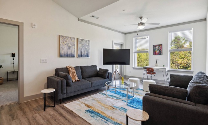 Farragut Apartment | Overlook 6303 i Modern Resort Style living