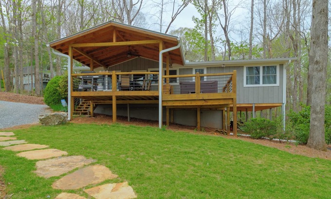 Clarkesville House | Overlook at Lake Burton - Modern rustic home and beautiful views of Lake Burton