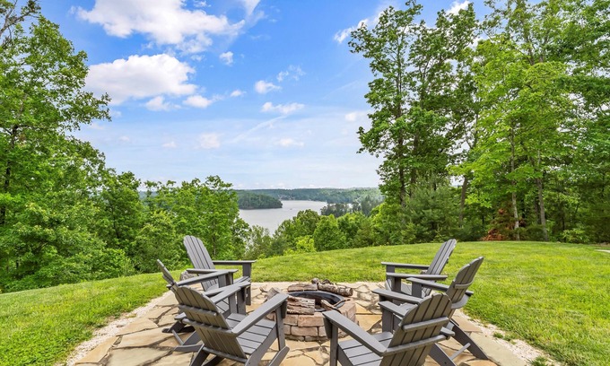 Marion House | Overlook at Lake James & Black Bear Access offers great lake and mountain views.