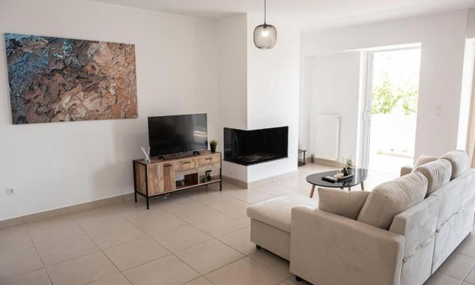 Keratsini-Drapetsona Apartment | Overlooking park flat close to the Piraeus Port-(DRAP-A7)