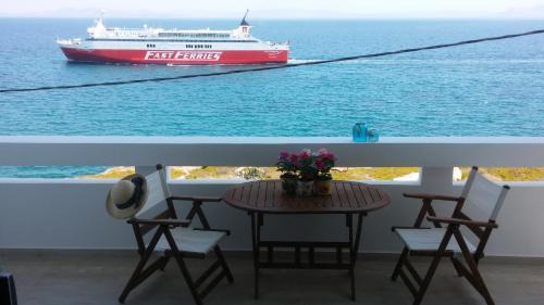 Rafina-Pikermi Apartment | Overlooking the blue sea