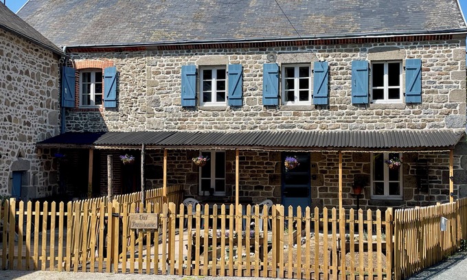 Pionnat Other | Owl Farmhouse: Charming 19th-Century French Farmhouse in a Tranquil Hamlet