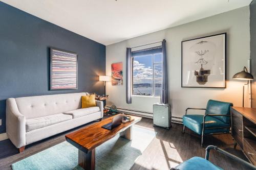 Downtown Seattle Apartment | Oxford Apartment by At Mine Hospitality