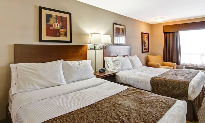 Oyen Hotel | Oyen Canalta