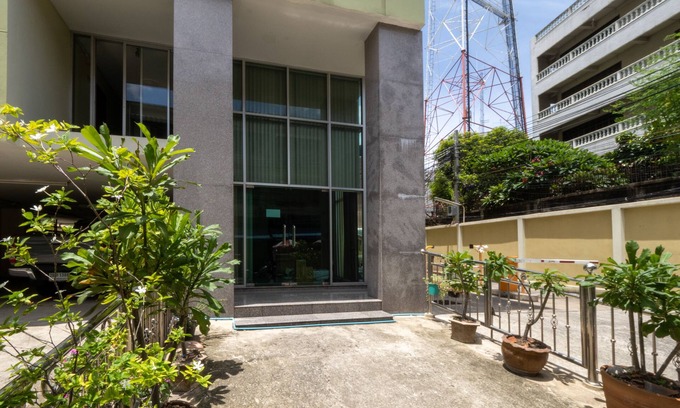 Bang Khun Phrom House | OYO 1071 Baan Tevej