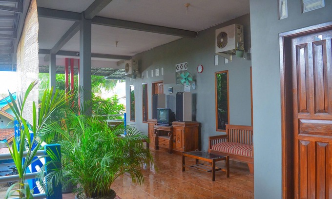 Pangandaran Hotel | OYO 1145 Rita Guesthouse