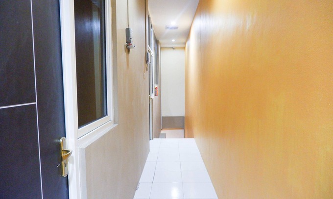 Semarang Hotel | OYO 1217 Candi Residence