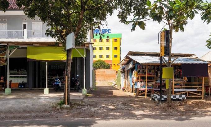 Karangtengah Hotel | OYO 2859 Fatan Costel Syariah