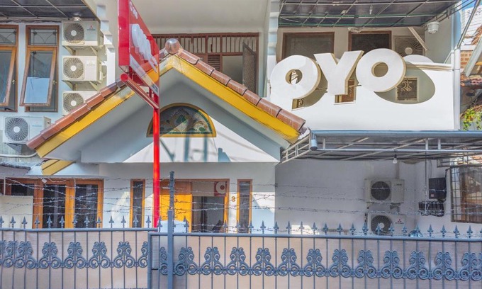 Kebon Kacang Hotel | OYO 366 Thamadhiro Residence