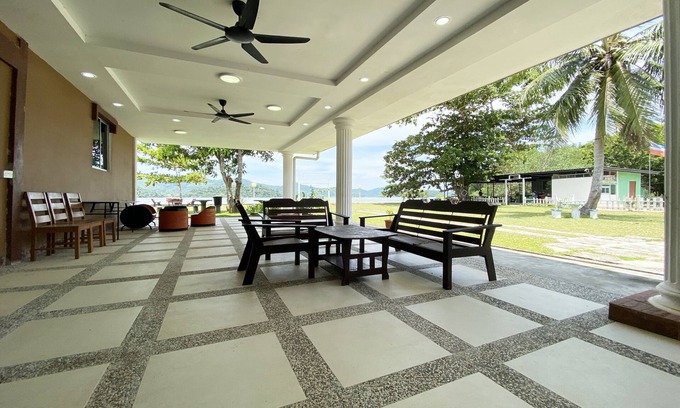 Kota Belud Hotel | OYO 90317 Ambong Bay Resthouse