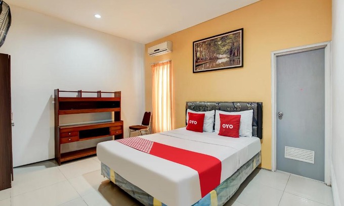Suko Manunggal Hotel | OYO 90935 Rumah Kost Metroliving