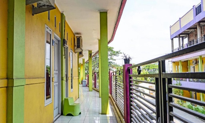 Karawang Hotel | OYO 91796 Guest House Ghalta Syariah