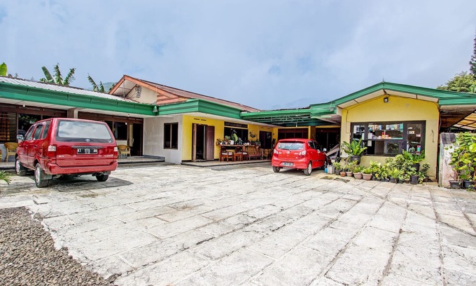 Tawangmangu Hotel | OYO 92534 Fajar Indah Guest House