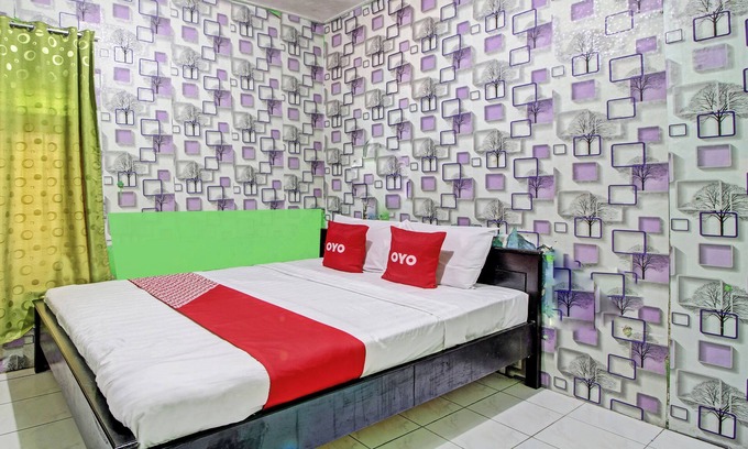 Karanganyar Hotel | OYO 92759 Penginapan Piji Kembar