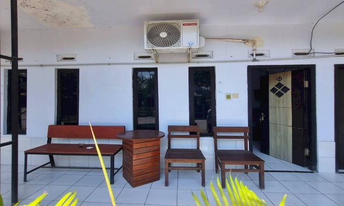 Asembagus Hotel | OYO 93381 New Asembagus 3