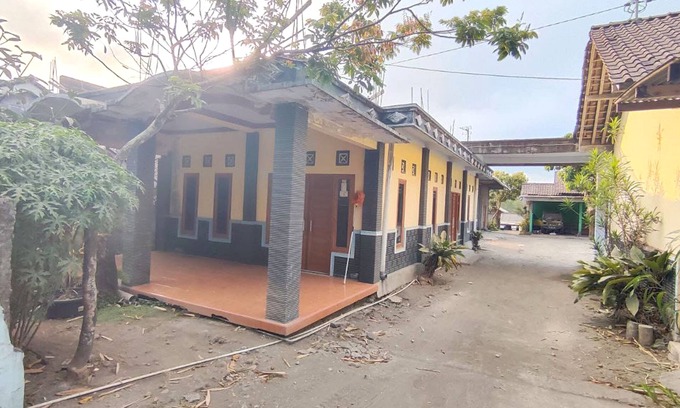 Pleret Hotel | OYO 93394 Pondok Wisata Kurniawan 2NearWonogondang Camp (Bumi Perkemahan Wonogondang)