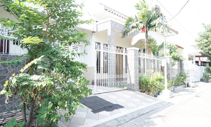 Pandaan Hotel | OYO 93710 Bidara Guest House Syariah