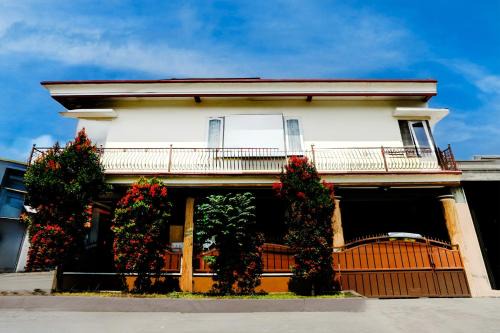 Malang Hotel | OYO 94743 Omah Bratan