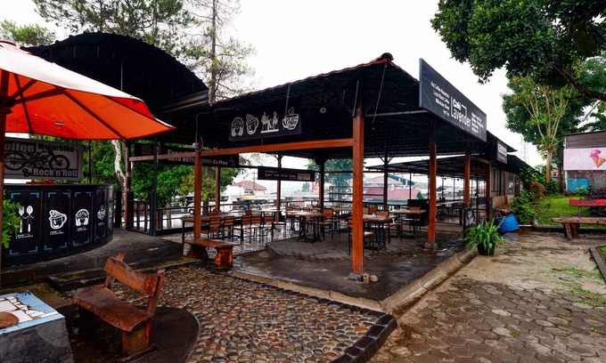 Ambarawa Hotel | OYO Capital O 1808 New Bandungan Indah