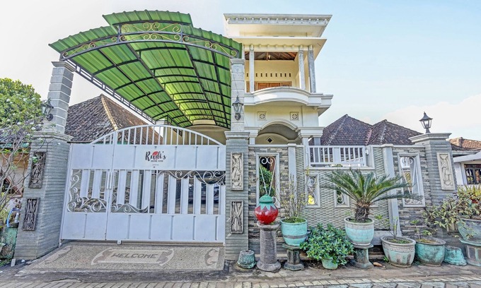 Gresik Hotel | OYO Homes 91142 Desa Wisata Alam Gosari (wagos)