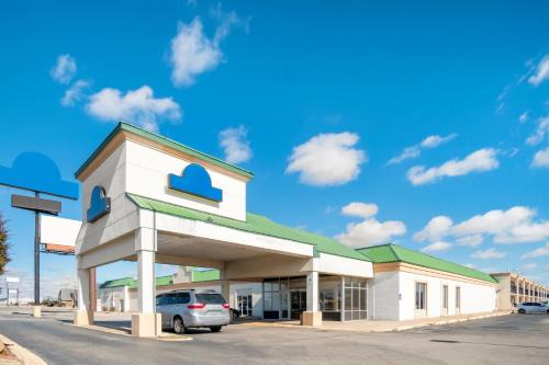 Central Oklahoma City Hotel | OYO Hotel Oklahoma City South I-35 and SE 29th