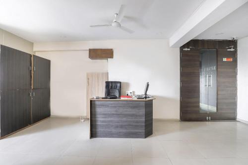 Udhna Hotel | OYO Hotel Siddhi Inn