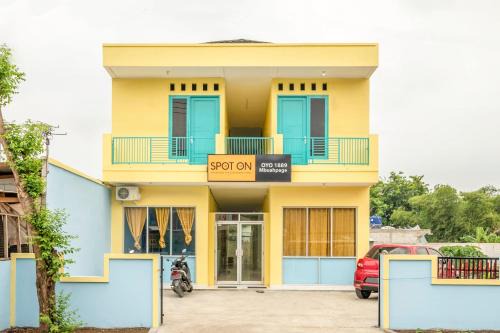 Karawang Hotel | OYO Life 1889 Mbuahpage