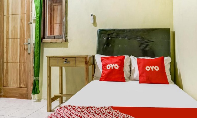 Karawang Hotel | OYO Life 91335 Micheline Family 2 Syariah