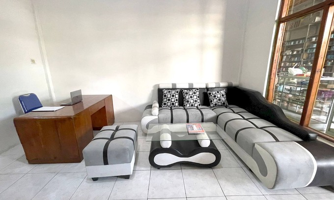 Paciran Hotel | OYO Life 93083 Nova Jaya 3 Homestay Syariah