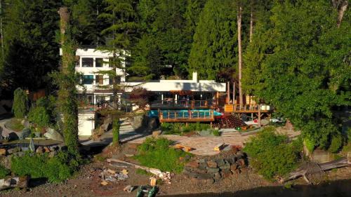 Harrison Hot Springs Villa | Ozarks Luxurious Lakeside Villa at Harrison Lake