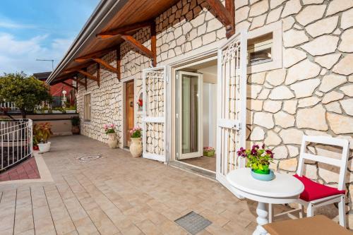 Aci Sant'Antonio Apartment | Pètra Janca