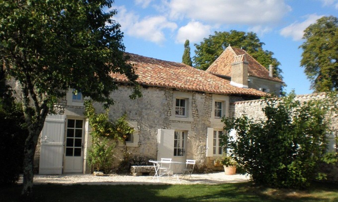 Villebois-Lavalette House | Périgord Vert- House in character property - Swimming pool, tennis - Sleeps 4