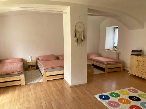 Ostresany House | Příjemný apartmán se zahradou